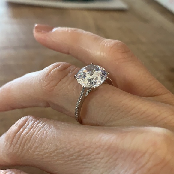 925 ring with cubic zirconia diamonds. - Picture 3 of 4